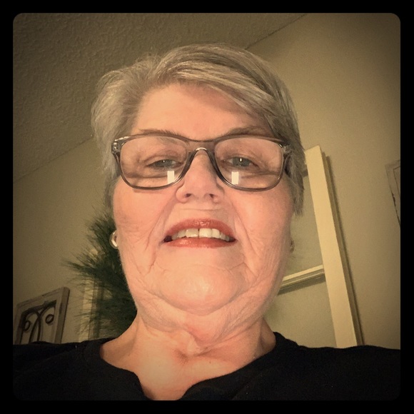 Meet your Posher, Jackie - Picture 2 of 4